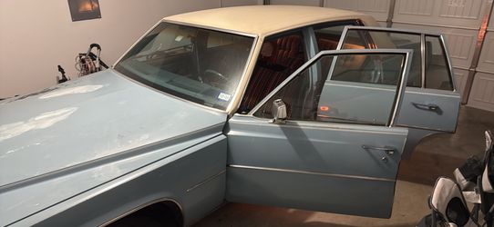 Cadillac Fleetwood Deville