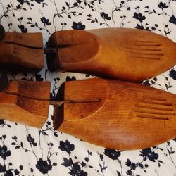 Shoe stretcher