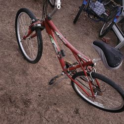 BIKE  MOTIVE 26INCH 12SPEED CA480 VERY GOOD  TIRES AND NEW TUBES EVERYTHING IS GOOD CONDITION 