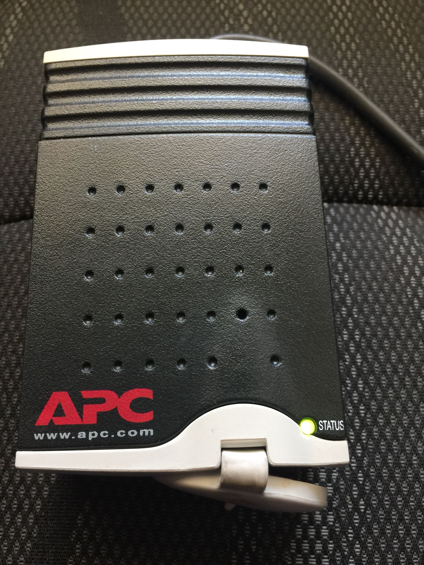 APC AIR/AUTO TRAVEL POWER TELEADAPT DC-AC POWER INVERTER