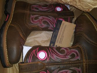 Women's red wing boots. Size 5 brand new.