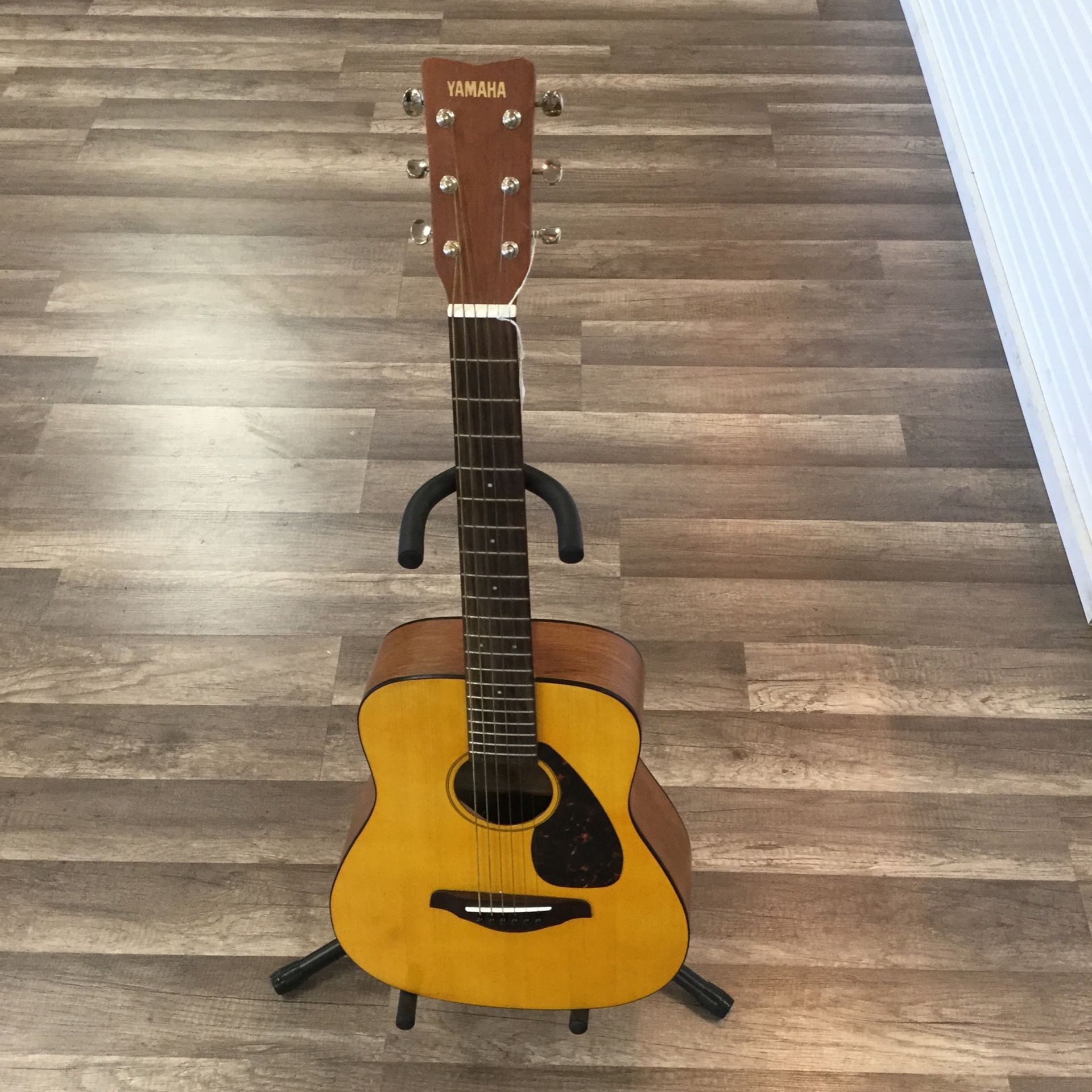 Yamaha FG -Junior Acoustic Model JR 1