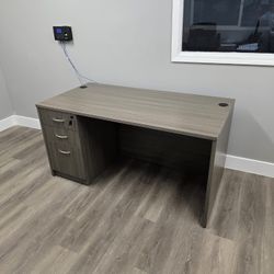 Elegant Executive Office Desk, All New Different Colors Available