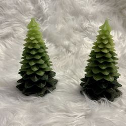 Christmas in July!  Two super cute chunky leaf tree candles -figural-novelty- ombré green