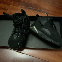 Jordan true flight kid shoes wore  1 time size 6c