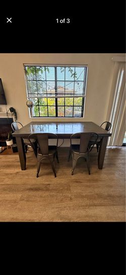 Kitchen table