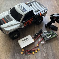 Traxxas Ford F-150 Raptor 2WD 1/10 3S Fox Edition w/ 2X 3S lipos & Charger