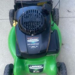 Lawn BoyLawnnmoer In Almost New Conditions Cell Propel Everything Works Excellent