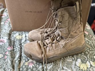 Nike Combat Boots Size 11