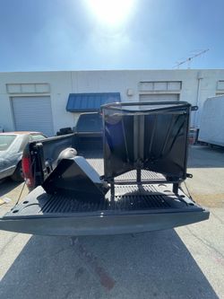 Horse feeder