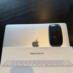 MacBook Pro. Chip M2 / Ram 24 / 1 tb ssd