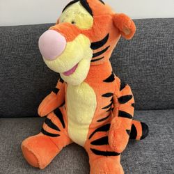 Talking Tigger Plush – Large Winnie the Pooh Character