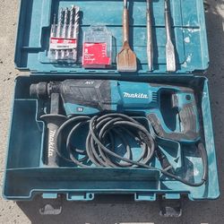 Makita 1" AVT Rotary Hammer Drill 