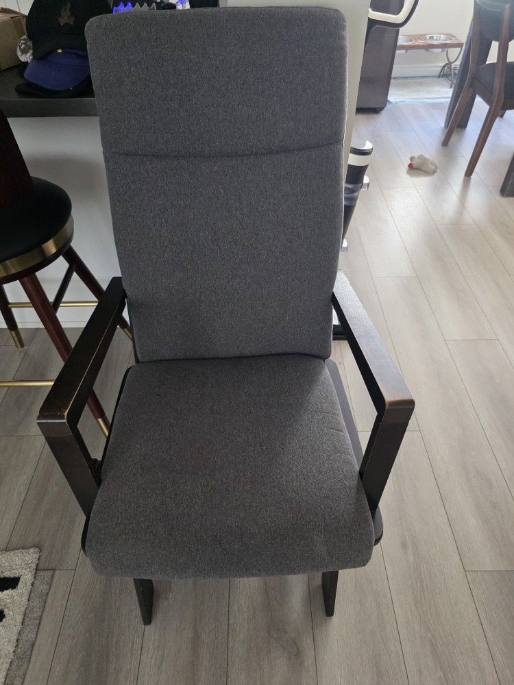 ROCKING CHAIR