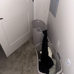 2 Laundry baskets