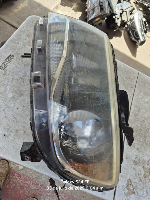 Chevy Colorado Left Headlight Oem