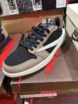 Jordan 1 Low / Travis Scott’s Mocha “ Men’s 9,10