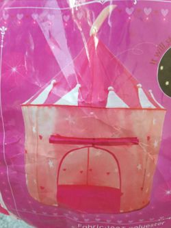 Girls pop out hang up castle tent