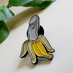 1" Cute Peni* Banana Dick Head Lapel Hat Purse Pin. What a fun little statement! Adult Novelty Prank Gag gift. Makes a great holiday Christmas gift or
