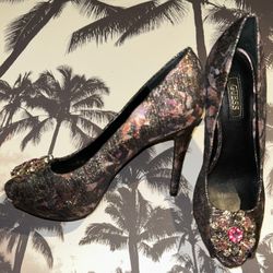 Guess & Nine West 6.5 Pumps