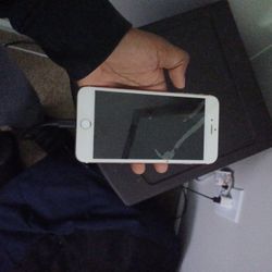 Working Iphone 6 S Just Have A Crack In The Screen But Still Work