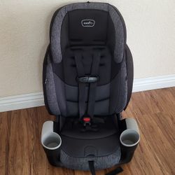 Like New Evenflo Maestro Sport Harnessed Booster Car Seat ( Price Firm!)