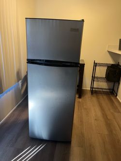 Frigidaire Gallery 7.5 Cu. Ft. Top Mount Fridge