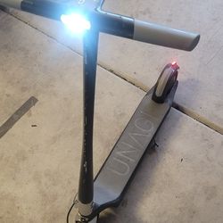 UNAGI SCOOTER
