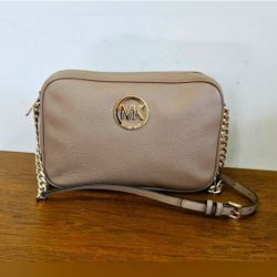 Like New!Michael Kors Beige Pebbled Leather Crossbody Bag