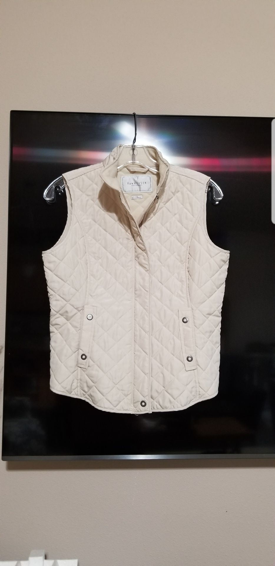 Fleece Lined Vest xsmall Beige color Worn once Like new!