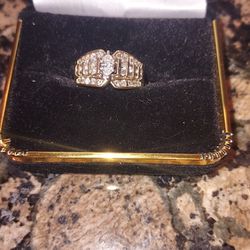 14k  Gold Ring With Diamonds 