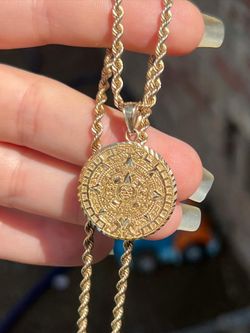 Solid 10k gold Aztec pendant & 10k gold 24” rope chain necklace!