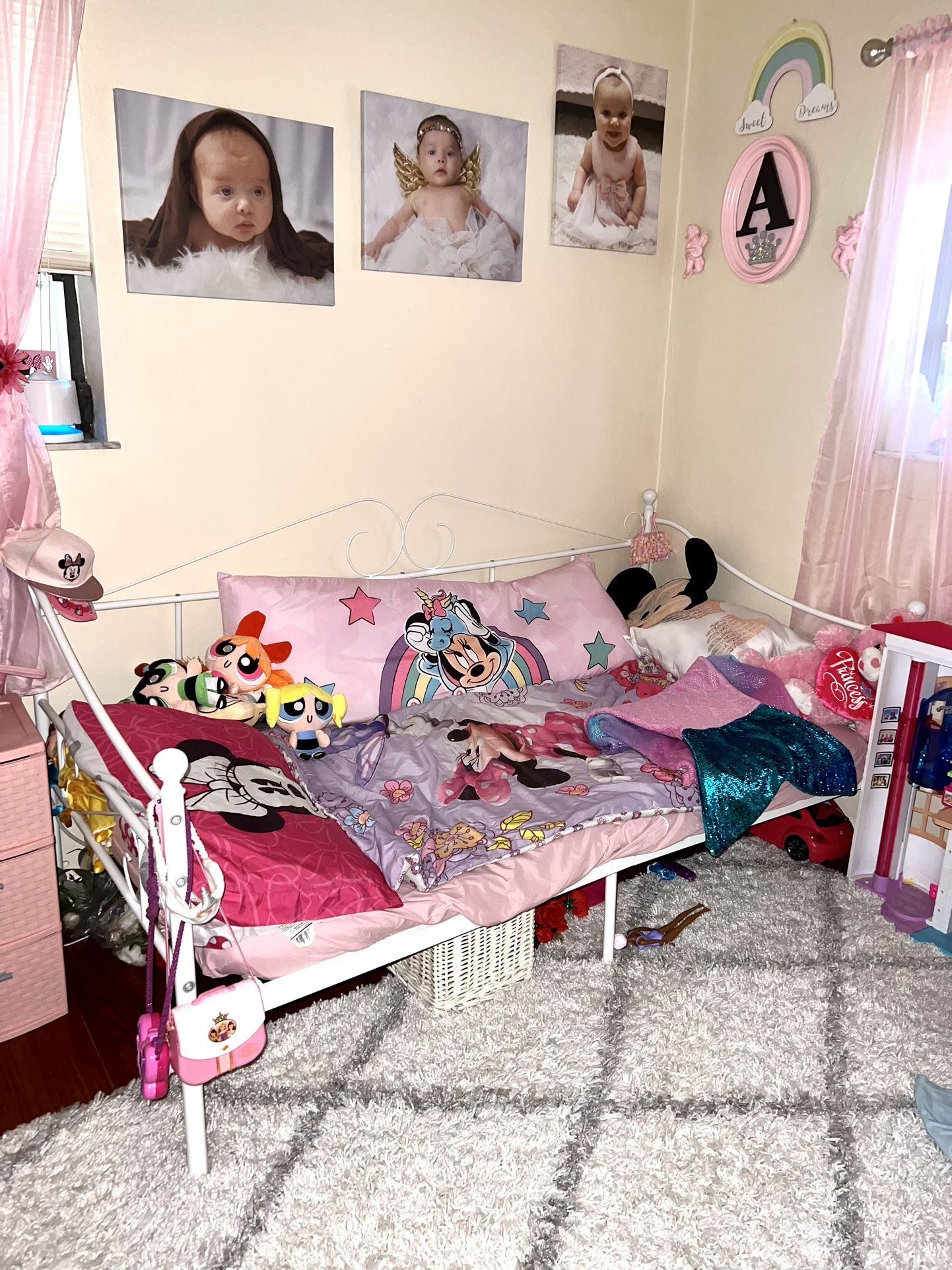 White Metal Twin Bed/daybed frame , Mattress NOT Included