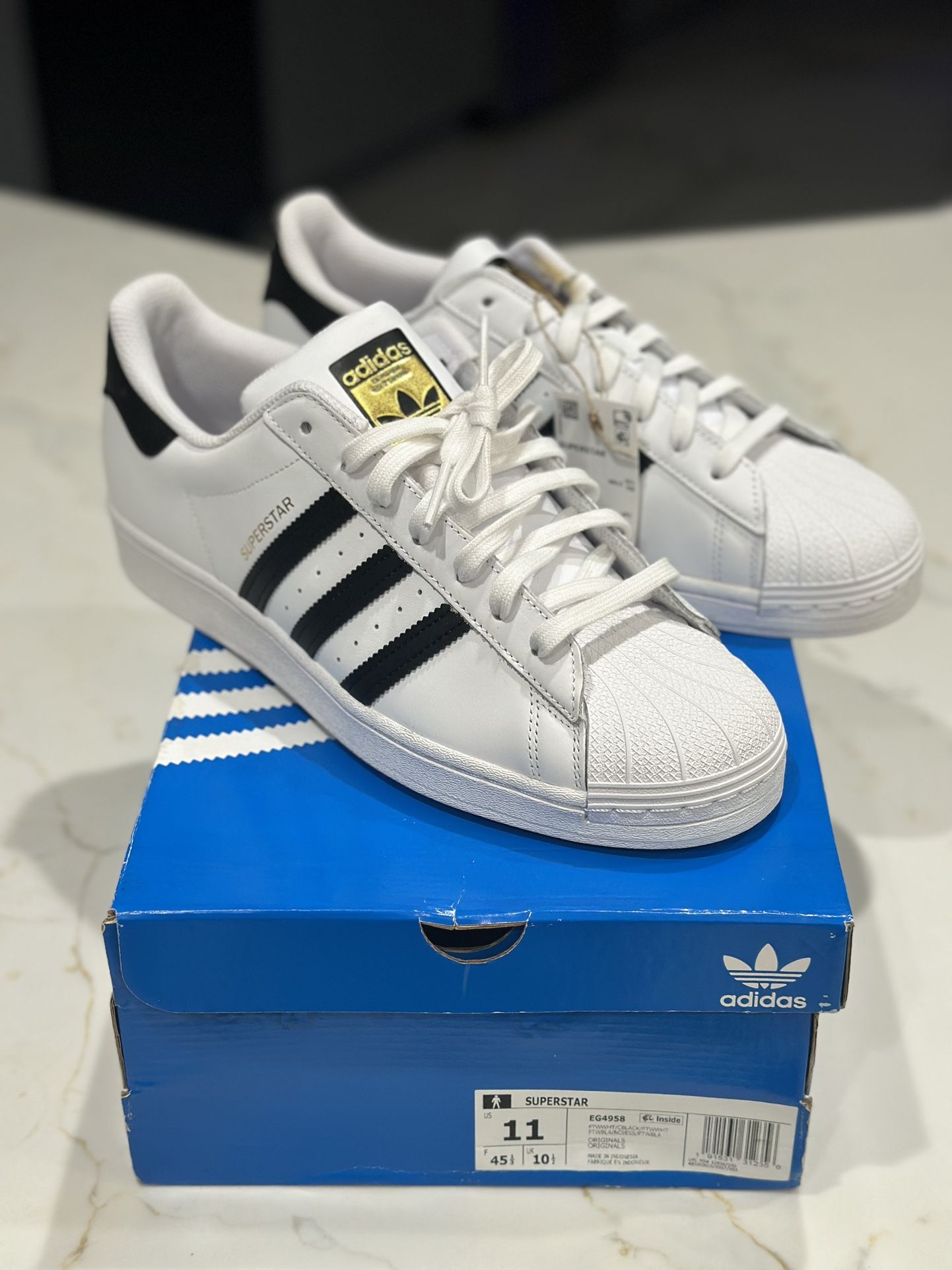 Adidas Superstars “White/black” Size 11 $50