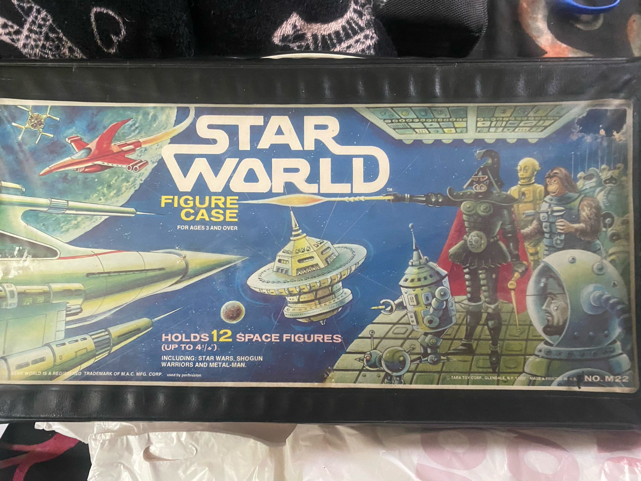 Star World Figurines And Carrying Case 