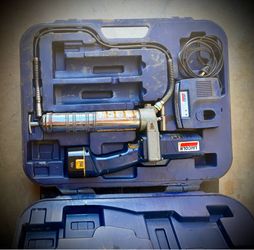 Lincoln 12V Cordless Grease Gun – Complete Kit with Charger & Case