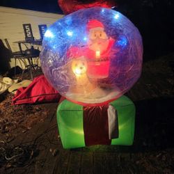 Price Is Firm.. Beautiful Outdoor Christmas Snow Globe Blow Up