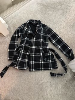 IKE BEHAR Women’s Black & White Plaid Belted Peacoat – Medium
