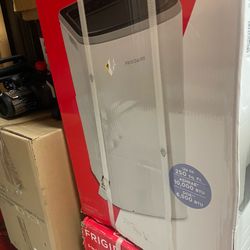 AC - FRIGIDAIRE 10,000 BTU Portable Air Conditioner - Covers 250 Sq Ft