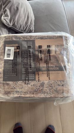 Area rug brand new