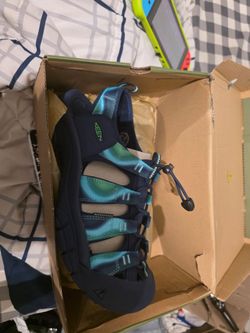 Mens Keen water sandals 11.5 Never worn