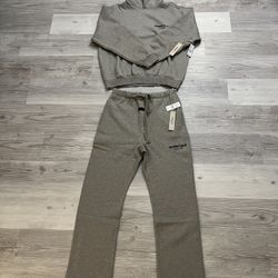 Essentials Hoodie & Sweats 