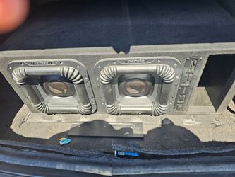 Dual 12" Kicker Solo-X Subwoofers in Ported Box with DS18 FRP-5k Amp