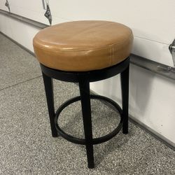 1 Bar Stool