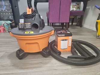 Rigid 6 gl.  Shop Vacuum W/Attachments