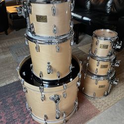 Pearl Masters Custom Maple 6-piece Drum Kit - Platinum Mist Finish