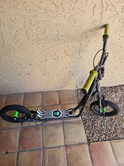 Mongoose air tire scooter