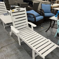 Outdoor Chaise Lounge Chair White