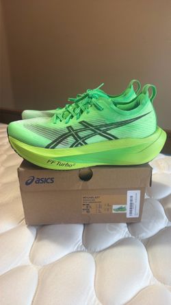 ASIC Megablast Running Shoe