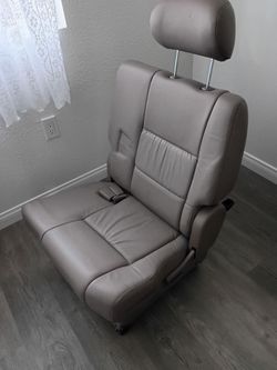 Vendo asientos  para Toyota Sienna 2002 en buen estado
buen precio.